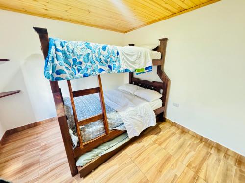 1 twin bed, 2 bunk beds