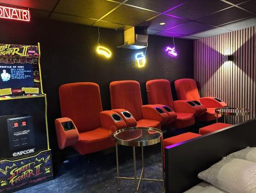 Cocon Jacuzzi et cinéma 4K M (Cocon Jacuzzi et cinema 4K M) in Merignac