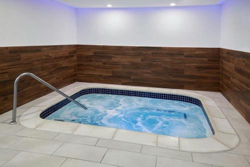Fairfield by Marriott Inn & Suites Detroit Farmington Hills - 편의 시설/서비스