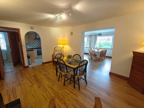 Зручності, Erin House - Oughterard Central in Огтерард