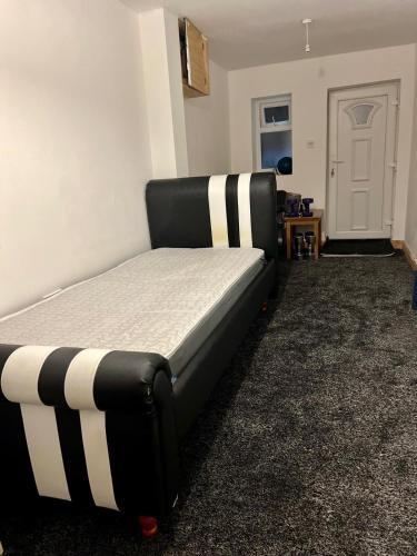 Studio with en-suite and kitchen