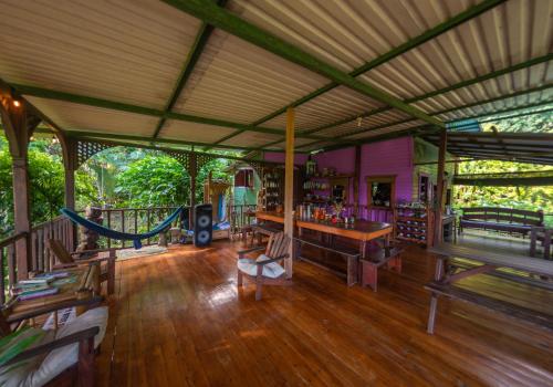 外部景觀, Dolphin Quest Jungle Lodge in 奧薩半島