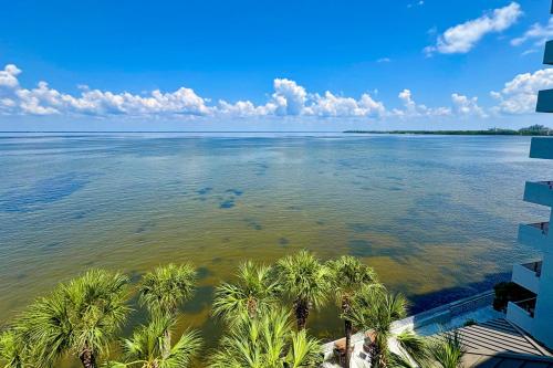 Bayside Inn 6682