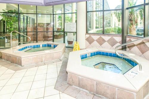 Lighthouse on the Bay 2111 in 卡斯威爾