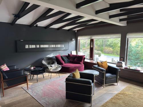 Elegant Designer Villa in a Peaceful Neighborhood in Laugardalur