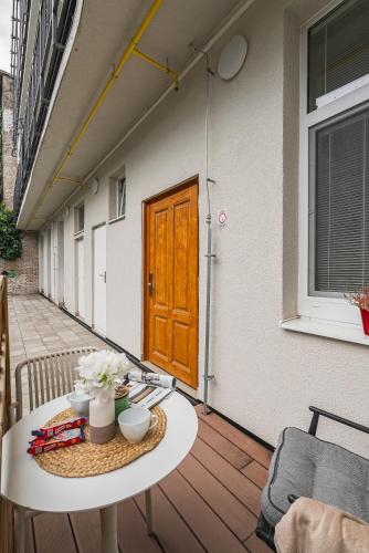 BNB Sancova Apartment with outdoor seating, Bratislava (Foto 2)