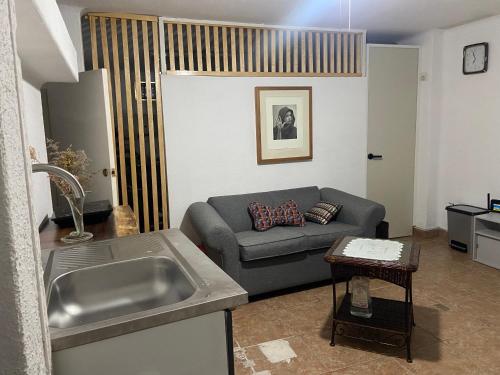Nice studio for 1 person near Metro Barranca