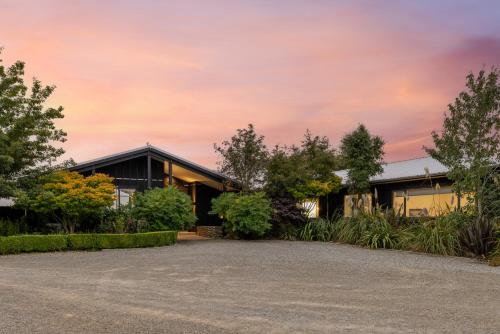 Exterior view, Mackenzie Country Lodge in Lake Tekapo