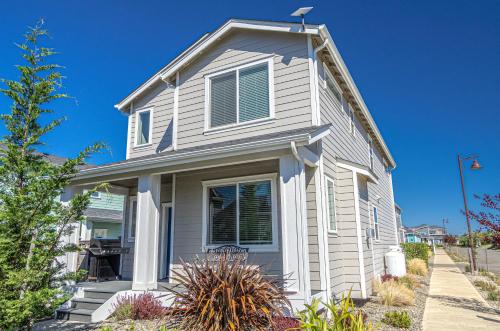 The Driftwood Oyhut Bay Seaside Village