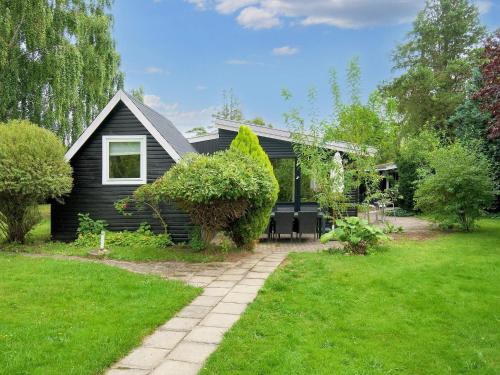 6 person holiday home in Føllenslev