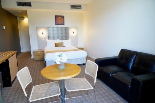 فندق جولدن بيبل (Golden Pebble Hotel) in Wantirna