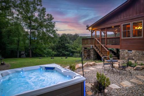 Holiday Sale-cabin In Sylva Wcuwififireplace! in Sylva, USA