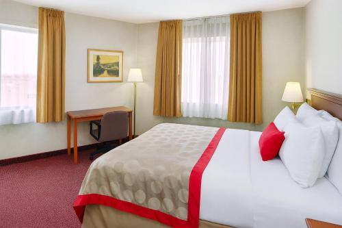 Ramada by Wyndham Hawthorne/LAX in Hawthorne, USA