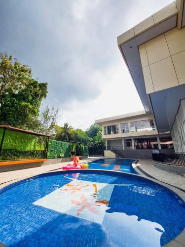 Swimming pool, Prima SR Hotel and Convention Yogyakarta in Sleman