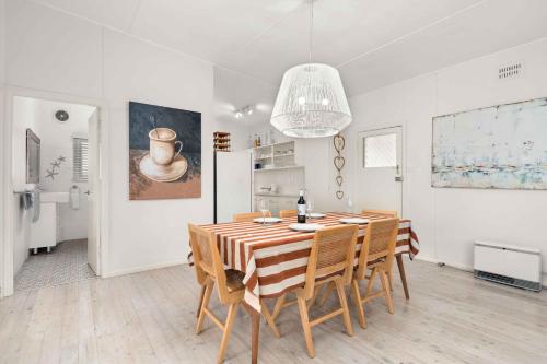 Whitewash Cottage by Experience Jervis Bay – khách sạn tại Huskisson