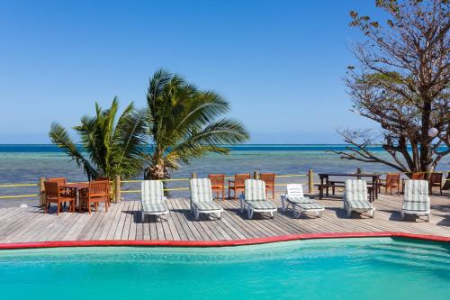 Swimming pool, Funky Fish Beach Resort in Mamanuca Islands
