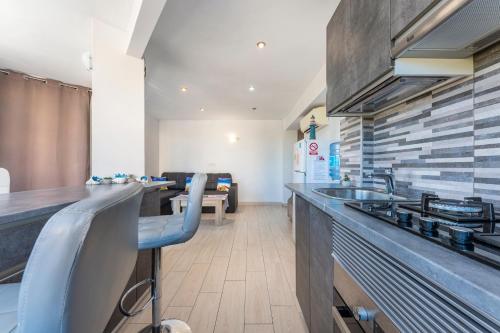 廚房, Apartamento Playa y Sol in 卡爾佩城中心