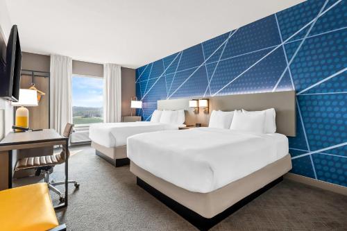 Comfort Inn & Suites At Sanford Sports Complex - image 2
