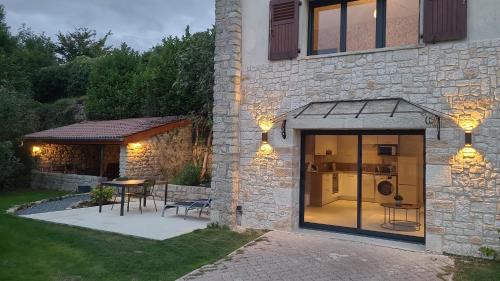 2 Gites dans les remparts à Dun sur Meuse gîte à louer Brieulles-sur-Meuse