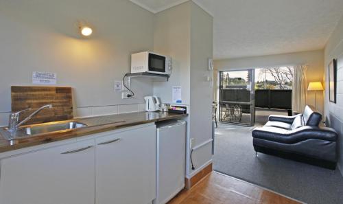 廚房, 沃爾頓公園汽車旅館 (Walton Park Motor Lodge) in 沃克沃斯