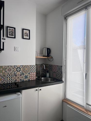 Cocina, VILLA VLAS - Chambre d'Hôte - Limoges (VILLA VLAS - Chambre d'Hote - Limoges) in Limoges