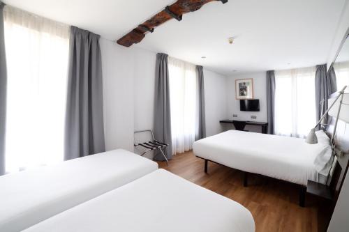 Petit Palace Arana Bilbao - image 2