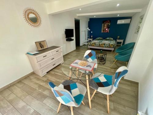 Studio cosy avec jacuzzi privatif - 10 min de la plage - Location saisonnière - Saint-Pierre