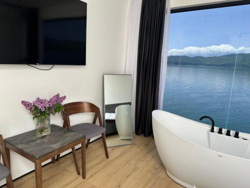 Diamond LunaMi in Kalavan