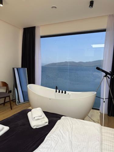 Diamond LunaMi in Kalavan