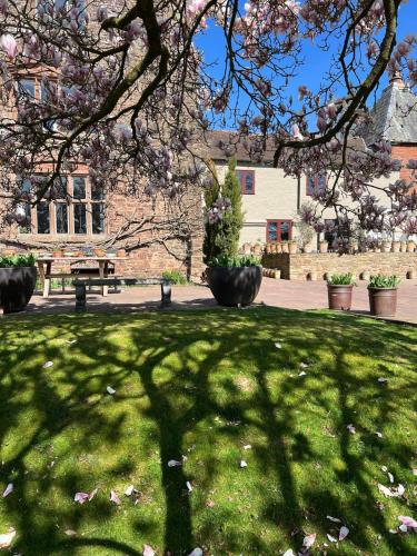 Pet Friendly Manor House Hop Kiln