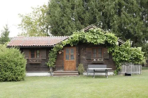 Gemütliche Blockhütte mit großem Garten in Ried im Innkreis, Österreich