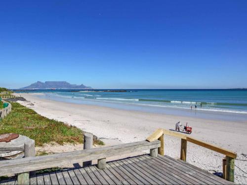 Seaside Views Bloubergstrand