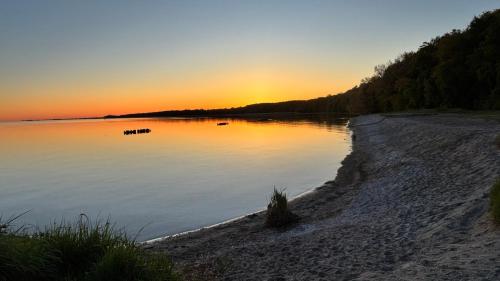 Apkārtne, Frisch Saniert Ferienhaus Achterland - Strand, Sauna, Kamin, WLAN und ein großer Garten in Kamminke