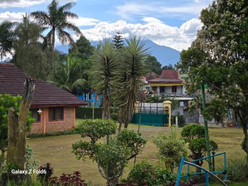 Paddessa Maison in Caringin