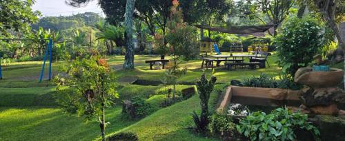 Paddessa Maison in Caringin