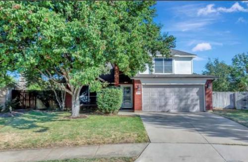 Amazing Home in Херст