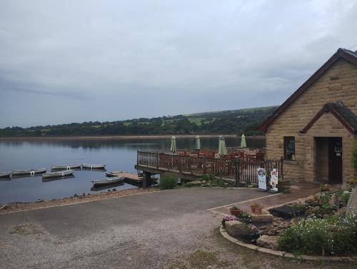 The Peak Retreat in Mottram