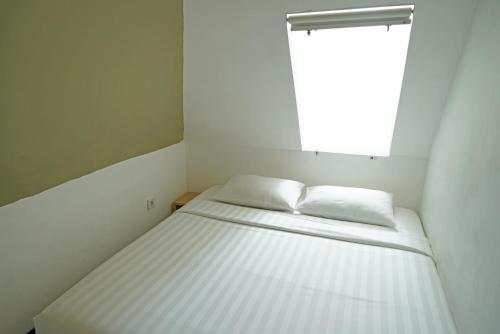 1 double bed, 1 twin bed