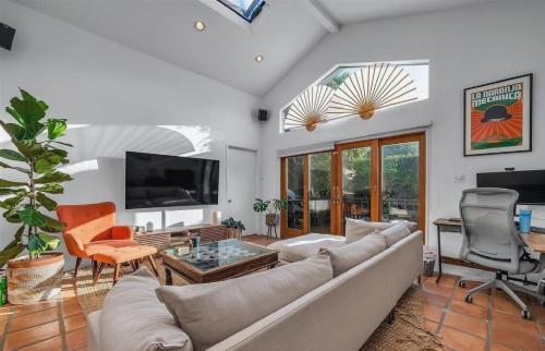Charming Two-Bedroom Venice Home with Private Garden Oasis