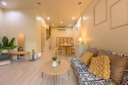 Private house 4bedrooms at Thonglor 4bath5toilet 10people, Бангкок
