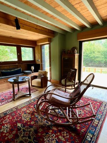 Une jolie Maison en bois au bord de l'Indre in 蒙巴宗