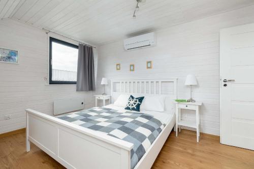 Baltic Home Houses Zastań with Parking by Noclegi Renters