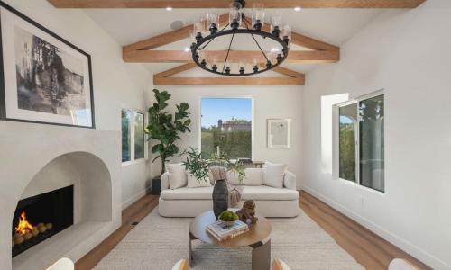 Stunning Contemporary Four-Bedroom Retreat, Los Angeles