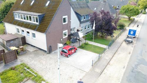 2 bedrooms, 4 beds