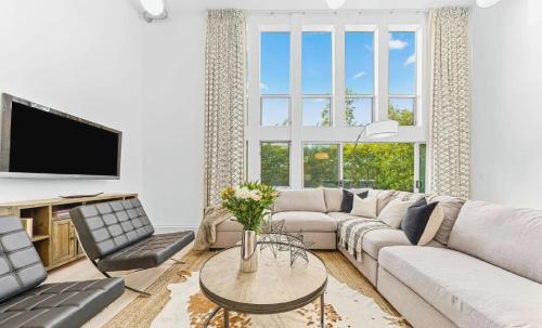 Spacious Two-Bedroom Loft with Soaring Ceilings