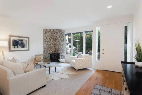Refined Three-Bedroom Marina Home