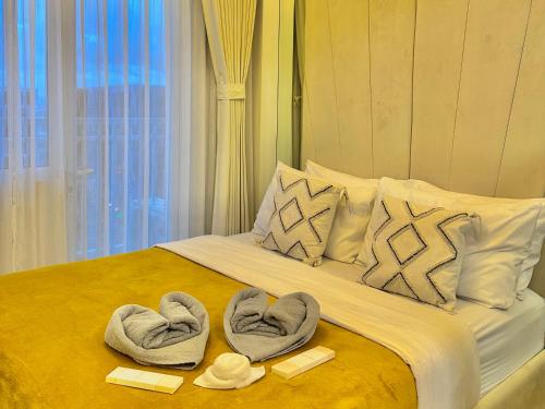 Golden Sunset Suite, Manila