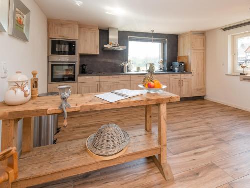 ห้องครัว, Holiday Home in Amelgatzen with Terrace in เอมเมอร์ทาล