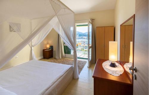 3 Bedroom Pet Friendly Apartment In Bacina in Bacina
