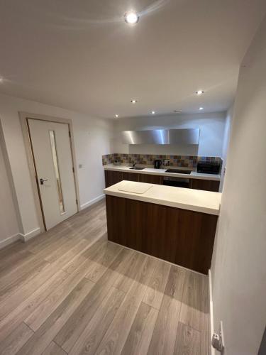 1 Bedroom Apartment Birmingham City Centre, Birmingham (photo 8)